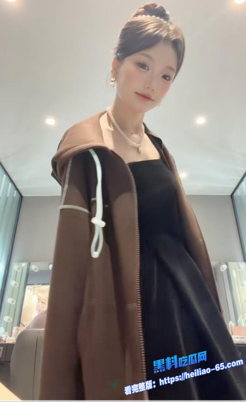 操冠军吴流芳闺蜜小算会发财 酒店监控流出2 操冠军吴流芳闺蜜小算会发财 酒店监控流出2