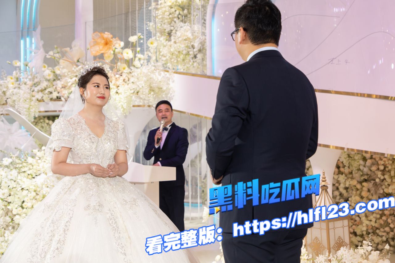 瓜友们最喜欢的新娘人妻来了 虽然没有视频 但是全套图片被曝光!图14 瓜友们最喜欢的新娘人妻来了 虽然没有视频 但是全套图片被曝光!图14