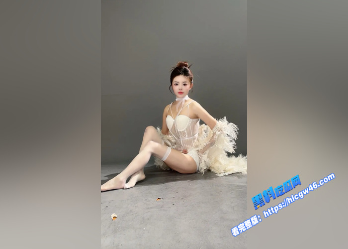 重温经典!抖音网红 1987烧烤 老板娘红板凳直播激情啪啪 巨乳骑乘榨精不断8 重温经典!抖音网红 1987烧烤 老板娘红板凳直播激情啪啪 巨乳骑乘榨精不断8