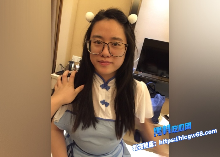 山东高中语文老师私生活极度反差与老公露脸性爱私拍流出真心骚母狗还玩制服诱惑露脸才是王道 图5