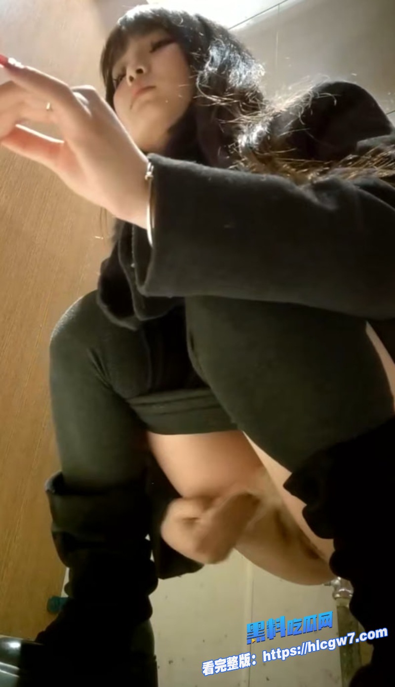 精品酒吧女厕高清偷拍多位醉酒小姐姐尿一半呕吐昏睡摔倒全程翻车高能6 精品酒吧女厕高清偷拍多位醉酒小姐姐尿一半呕吐昏睡摔倒全程翻车高能6