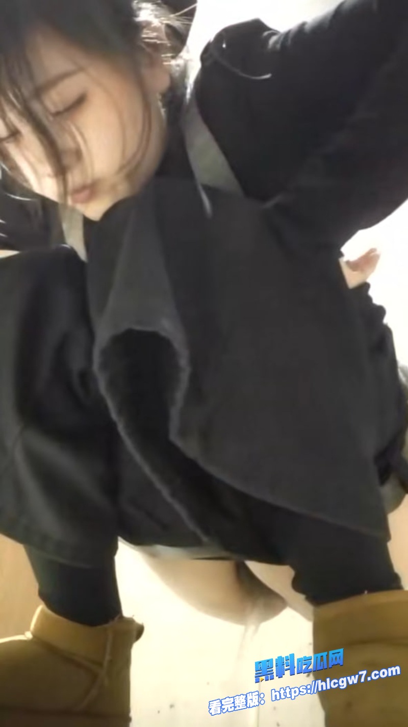 精品酒吧女厕高清偷拍多位醉酒小姐姐尿一半呕吐昏睡摔倒全程翻车高能8 精品酒吧女厕高清偷拍多位醉酒小姐姐尿一半呕吐昏睡摔倒全程翻车高能8
