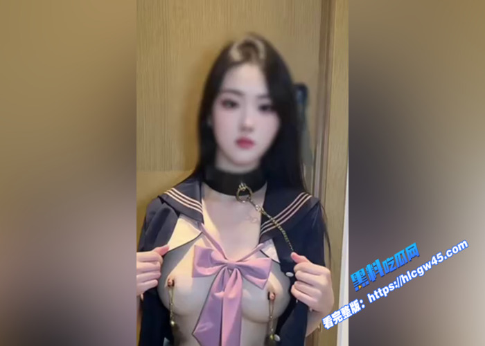 推特福利姬母狗 小美miyoki  拿着电动鸡巴塞在骚穴没过一会淫水直流2