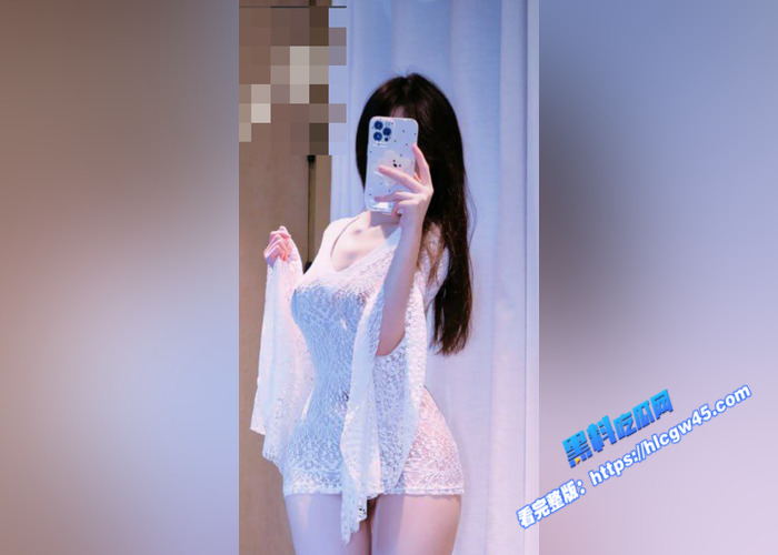 推特福利姬母狗 小美miyoki  拿着电动鸡巴塞在骚穴没过一会淫水直流3