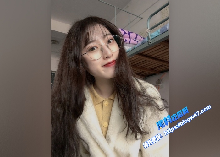 极品眼镜妹反差婊合集各种角度口爆鸡鸡被后入爆操果然眼镜妹是最反差的 图3WH700x500px