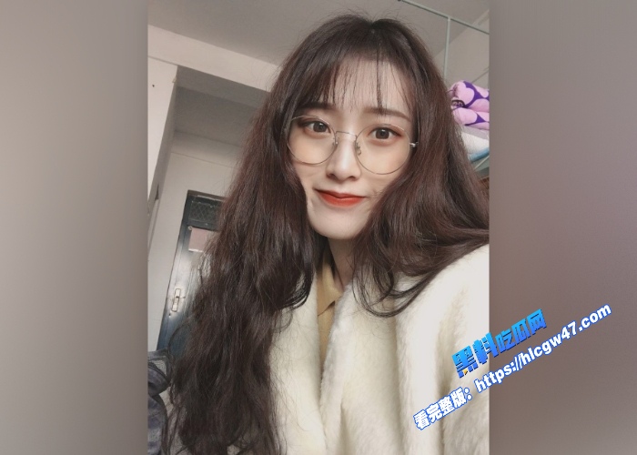 极品眼镜妹反差婊合集各种角度口爆鸡鸡被后入爆操果然眼镜妹是最反差的 图4WH700x500px