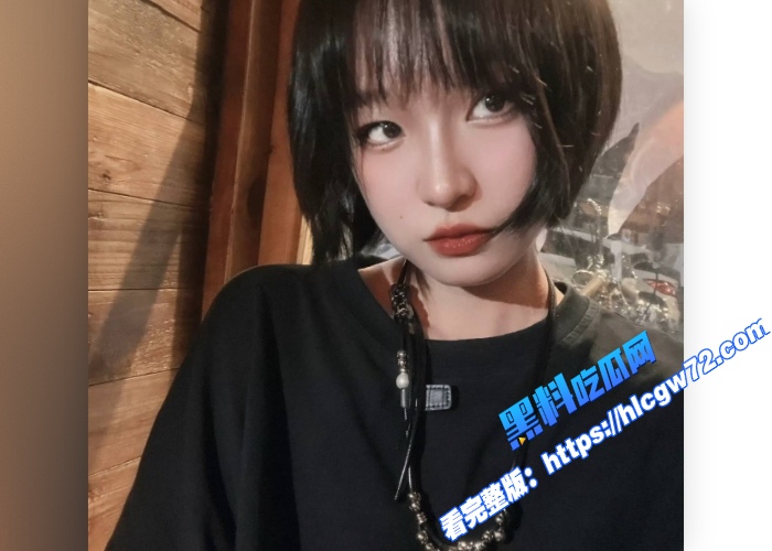 中南财经政法大学校花 郑芸芸 金主私人定制视频泄密,各种骚丝网袜如母狗般被金主爆操1 中南财经政法大学校花 郑芸芸 金主私人定制视频泄密,各种骚丝网袜如母狗般被金主爆操1