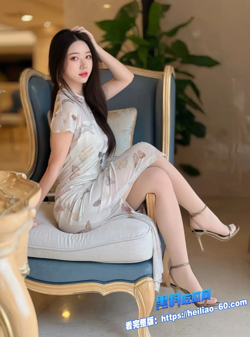 真实家庭乱伦姐夫撞见正在自慰的小姨子随后紫睡裙撩起疯狂后入抽插全程高能看完直呼过瘾3