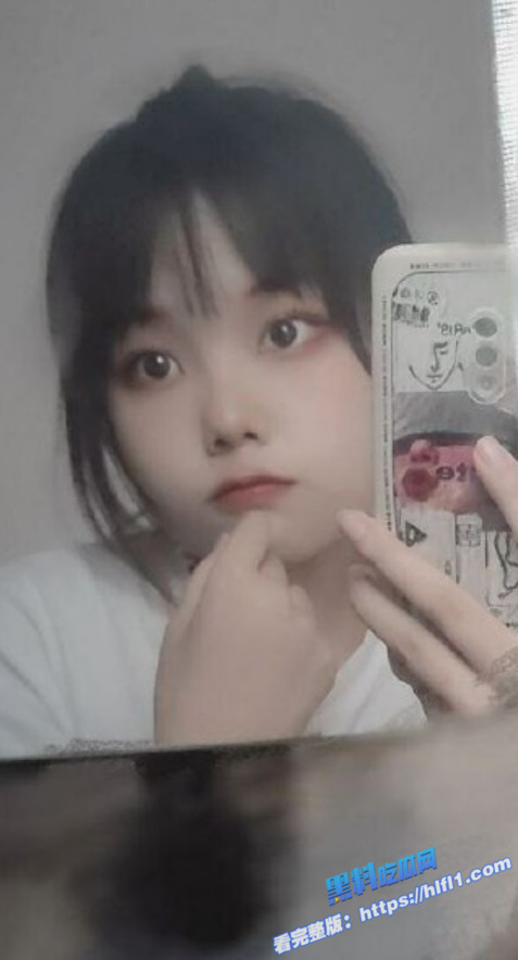 同城约炮 约到一个高颜值大学生妹子 反差小母狗 非常喜欢口交 最后射她一脸！图2