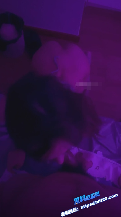 超高颜值女大学生 娇艳欲滴 沦为富二代玩物 被金主包养 按在床上狂抽猛插！图5