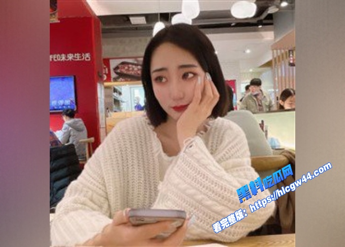 百度云泄密大长腿美女职员和老板之间的私秘视频大量流出疯狂榨取老板的精液 图 2WH700x500px 百度云泄密大长腿美女职员和老板之间的私秘视频大量流出疯狂榨取老板的精液 图 2WH700x500px