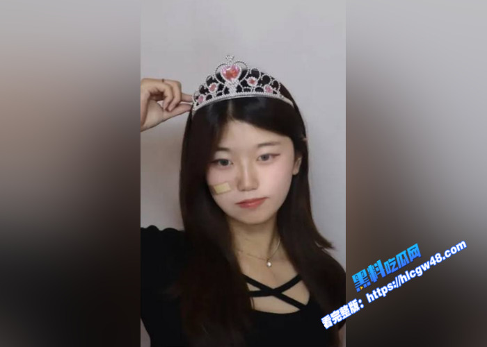 04年清纯女大学生 重度性瘾母狗 极品巨乳奶头发黑 手指鞋刷疯狂抽插多毛骚穴 淫叫不断1
