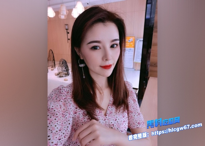 高冷私企女高管婚姻破裂夫妻不和约炮同城单男视频流出被人带上狗链调教成母狗和平时高高在上的女王样完全相反 图3 高冷私企女高管婚姻破裂夫妻不和约炮同城单男视频流出被人带上狗链调教成母狗和平时高高在上的女王样完全相反 图3
