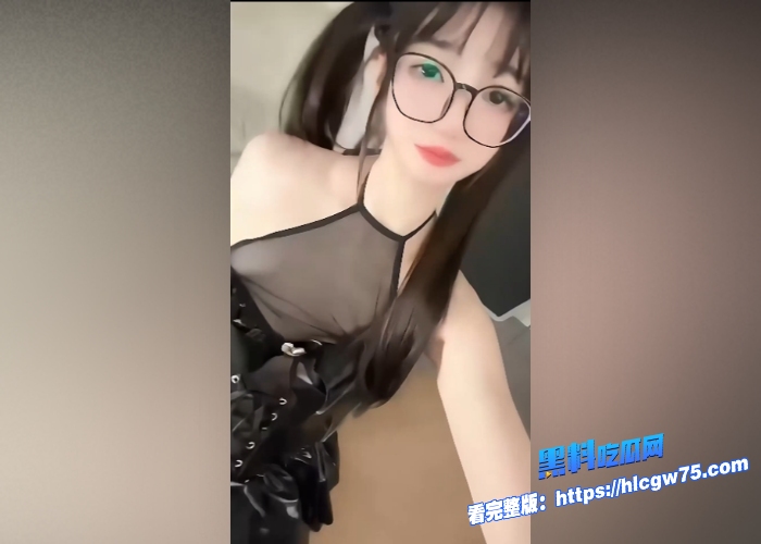 抖音十万粉萝莉网红心碎美羊羊金主粉丝定制福利视频流出手搓骆驼趾揉捏小酥胸吐舌头的时候能把我魂勾走 8 抖音十万粉萝莉网红心碎美羊羊金主粉丝定制福利视频流出手搓骆驼趾揉捏小酥胸吐舌头的时候能把我魂勾走 8