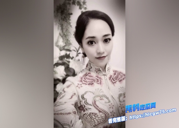 性感风骚房地产销售赵小姐和男友在家中打炮自拍视频流出疯狂后入肥臀化身打桩机骚穴淫水极多 图4