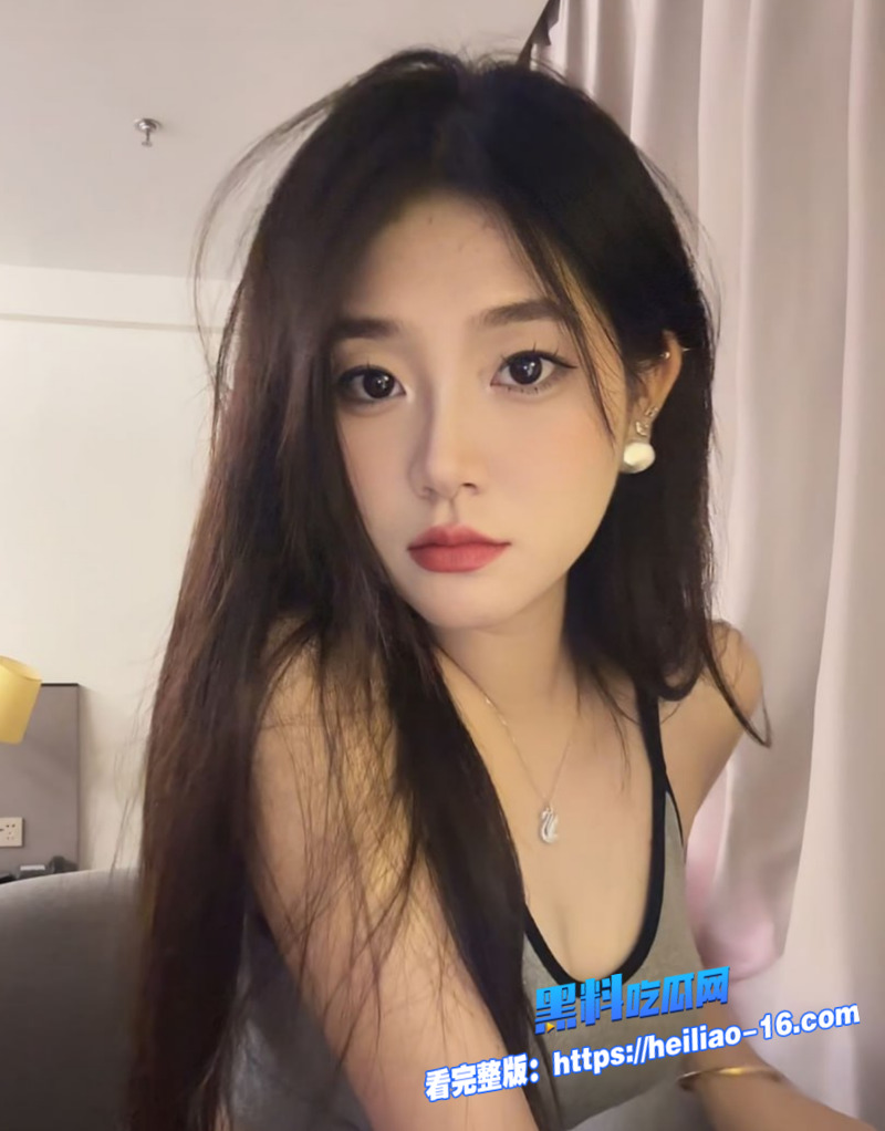 极品泄密流出 湖南职业学院白肤美女 李乐琪 与富二代男友酒店自拍视频 这小表情太勾人 眼神都能拉丝了！2