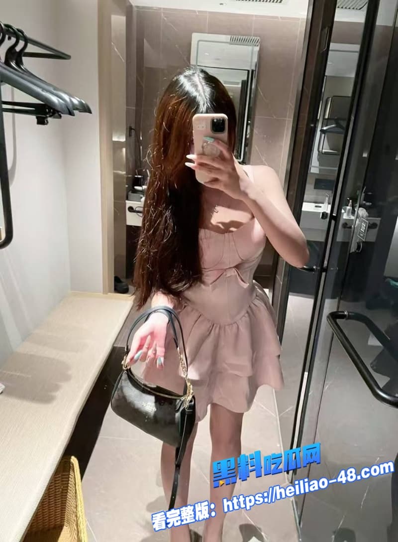 海角姐弟乱伦表姐巨乳住我家练瑜伽忍不住上手摸湿她奶子乱晃到喷 11