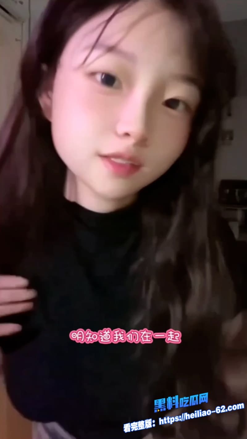 异地女友寸止挑战奖励变绿帽现场老公对着老婆被邻居小哥爆操混剪疯狂撸管8
