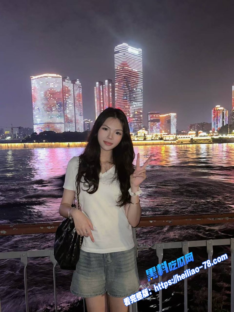极品尤物魅魔女神 撸屌骑乘扭屁股如同肉便器 完美露脸成骚母狗全自动榨汁机图5 极品尤物魅魔女神 撸屌骑乘扭屁股如同肉便器 完美露脸成骚母狗全自动榨汁机图5