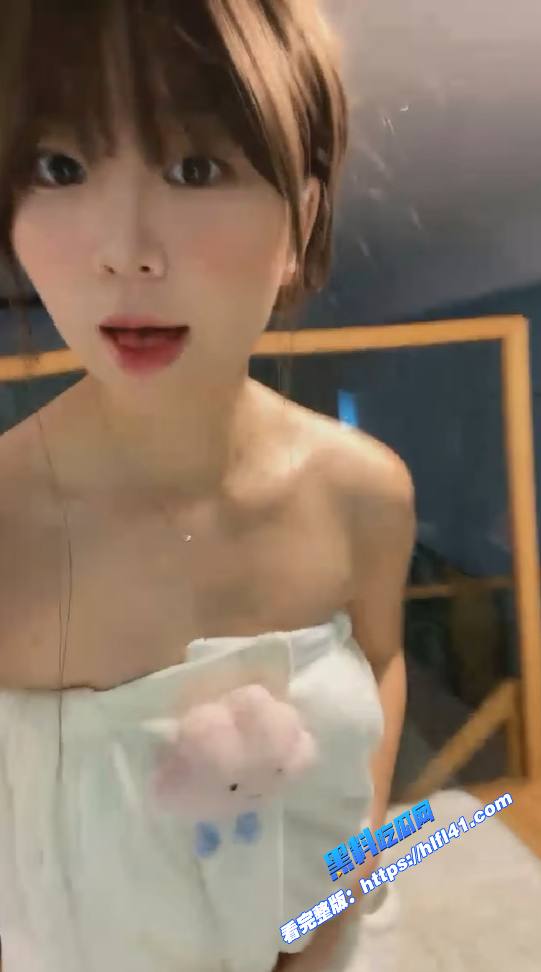 极品高颜值女神和男友视频裸聊被录屏曝光流出完美颜值配上挑逗的舌头淫荡十足 图2 极品高颜值女神和男友视频裸聊被录屏曝光流出完美颜值配上挑逗的舌头淫荡十足 图2