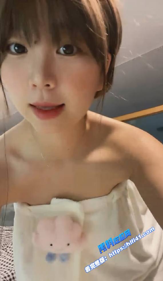 极品高颜值女神和男友视频裸聊被录屏曝光流出完美颜值配上挑逗的舌头淫荡十足 图4 极品高颜值女神和男友视频裸聊被录屏曝光流出完美颜值配上挑逗的舌头淫荡十足 图4