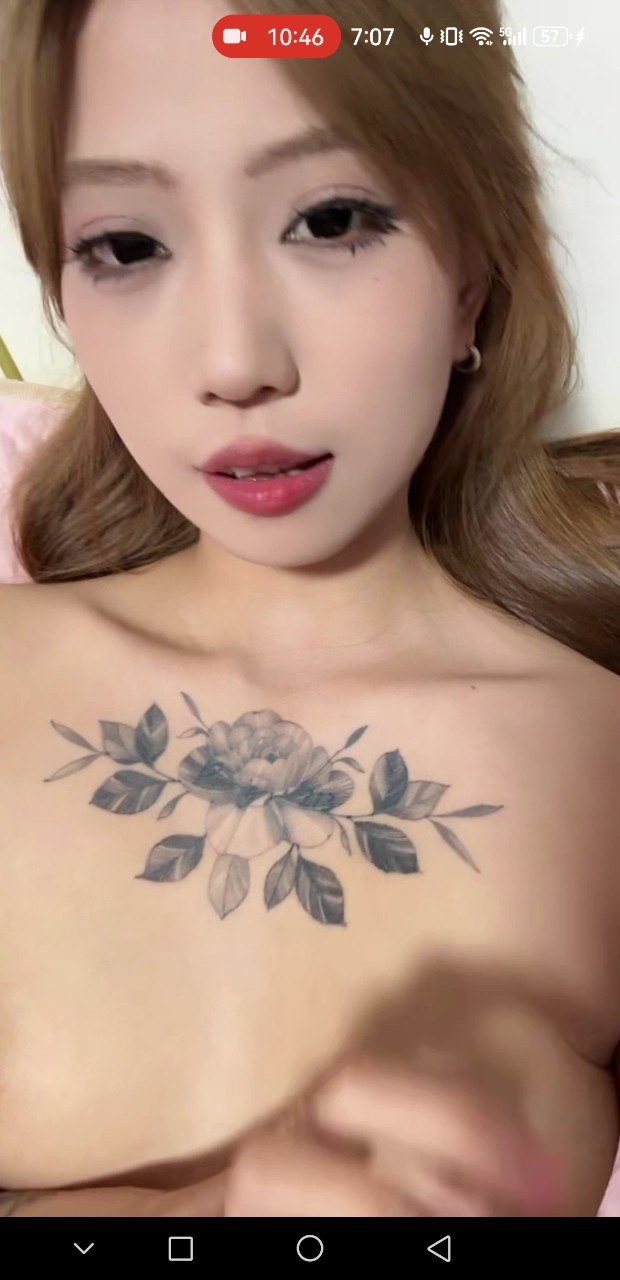 快手极品精神小妹主播D和榜一大哥一对一裸聊听从指示自慰大黑穴疯狂揉搓阴蒂骚气十足 图2 快手极品精神小妹主播D和榜一大哥一对一裸聊听从指示自慰大黑穴疯狂揉搓阴蒂骚气十足 图2