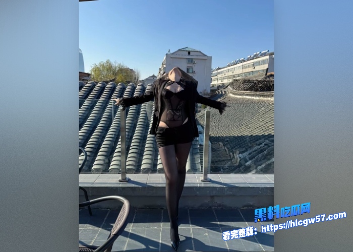 推特高人气反差女神鹿苑户外和粉丝露出车震口交啪啪各种骚话淫语不断对白超精彩 图 38