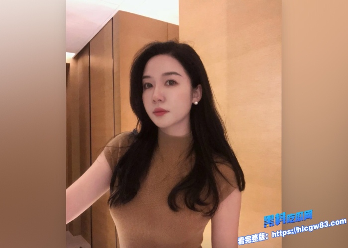 越南绝美少妇 全程丝滑抓龙筋 用手帮你打飞机弄出来 你们可以忍多久不射！ 1