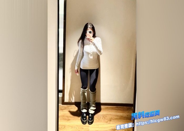 越南绝美少妇 全程丝滑抓龙筋 用手帮你打飞机弄出来 你们可以忍多久不射！ 3