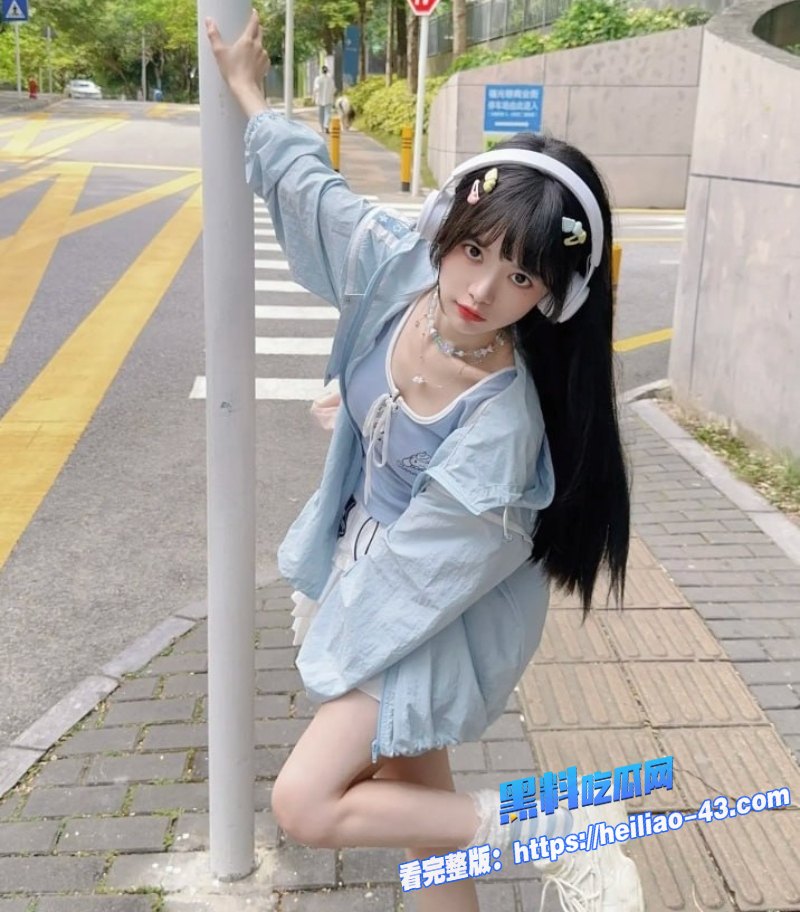 四人直播下海狂欢清纯黑发高跟白衬衫精神小妹看着姐妹被操5 四人直播下海狂欢清纯黑发高跟白衬衫精神小妹看着姐妹被操5