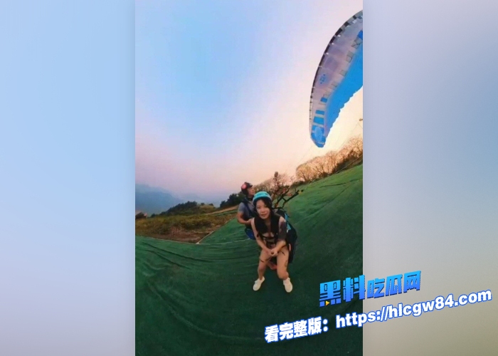 上海女孩越南岘港全裸滑翔雪白身躯感受热带微风轻颤高空全裸这也太刺激了吧4 上海女孩越南岘港全裸滑翔雪白身躯感受热带微风轻颤高空全裸这也太刺激了吧4