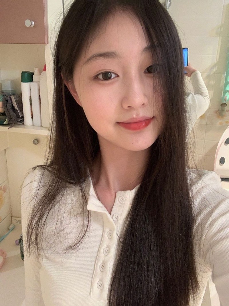 上海某师范学院清纯大二学妹1 上海某师范学院清纯大二学妹1