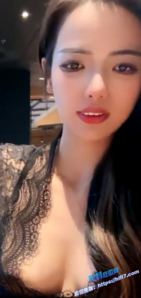 骚母狗来完成主人的任务了 商场露出又美又骚 尺度比胆子还要大 超短裙塞跳蛋漏逼!3 骚母狗来完成主人的任务了 商场露出又美又骚 尺度比胆子还要大 超短裙塞跳蛋漏逼!3