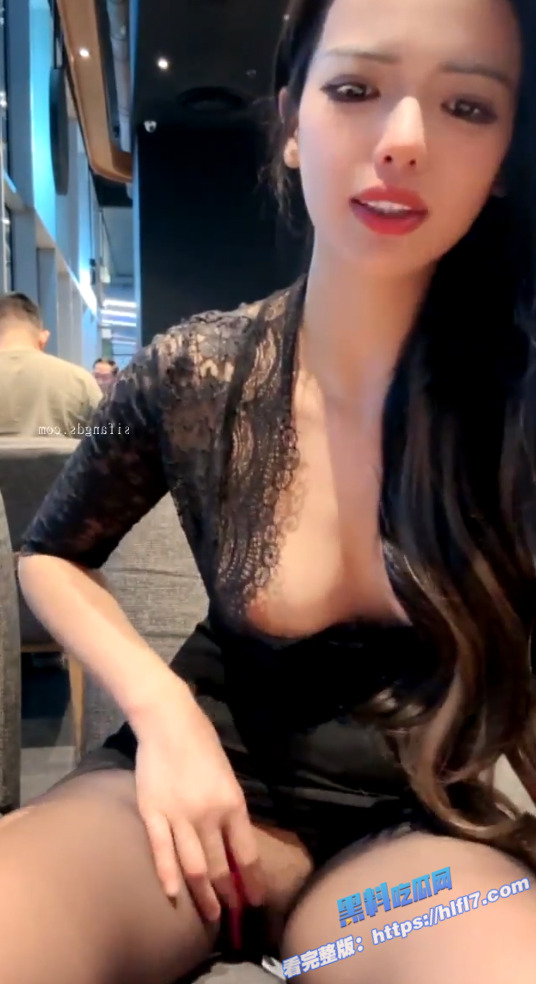 骚母狗来完成主人的任务了 商场露出又美又骚 尺度比胆子还要大 超短裙塞跳蛋漏逼!6 骚母狗来完成主人的任务了 商场露出又美又骚 尺度比胆子还要大 超短裙塞跳蛋漏逼!6