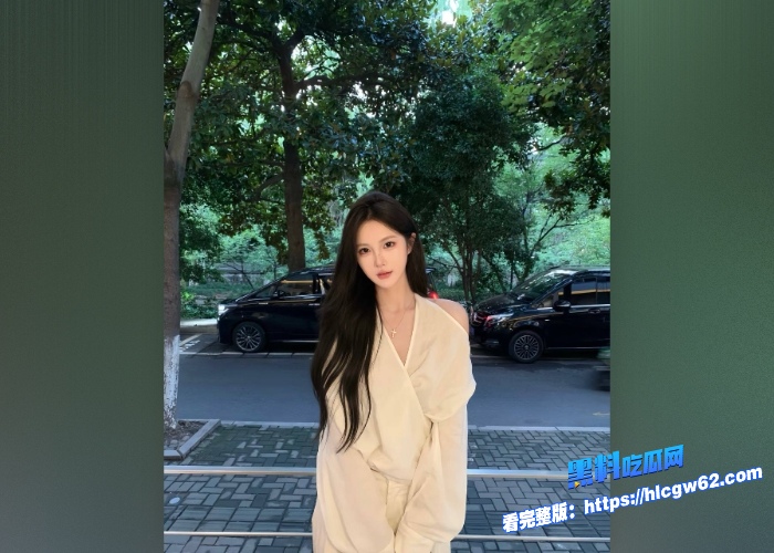 上海绿帽媚黑夫妻自曝美艳娇妻被黑鬼爆操视频只有黑爹的鸡巴才能满足老婆自己边看边在一旁无能打飞机 图5 上海绿帽媚黑夫妻自曝美艳娇妻被黑鬼爆操视频只有黑爹的鸡巴才能满足老婆自己边看边在一旁无能打飞机 图5