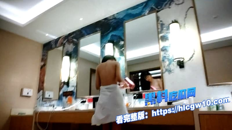温泉会所偷拍曝光国内洗浴中心偷拍清纯学妹熟女御姐雾气朦胧里全裸窥视1 温泉会所偷拍曝光国内洗浴中心偷拍清纯学妹熟女御姐雾气朦胧里全裸窥视1