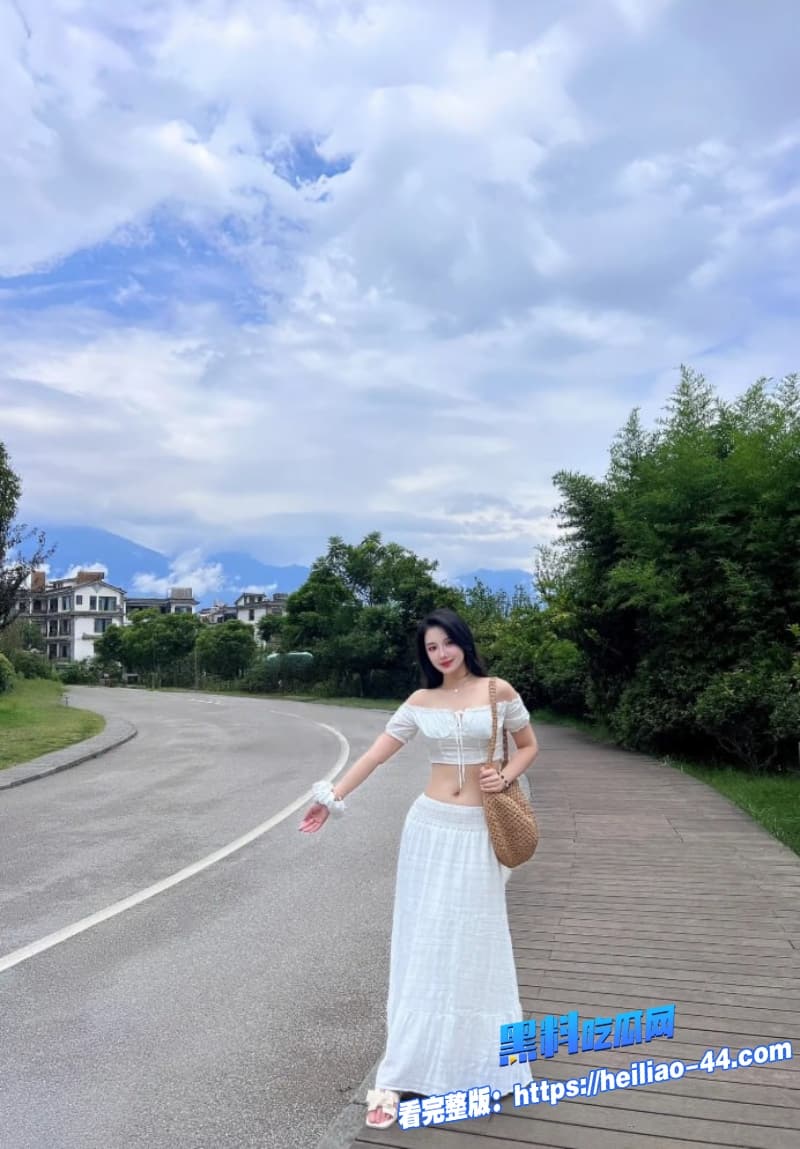 高颜值极品女神与男友出租屋自拍视频流出身穿黑丝骑乘狂操最后那段裸舞太销魂了4 高颜值极品女神与男友出租屋自拍视频流出身穿黑丝骑乘狂操最后那段裸舞太销魂了4