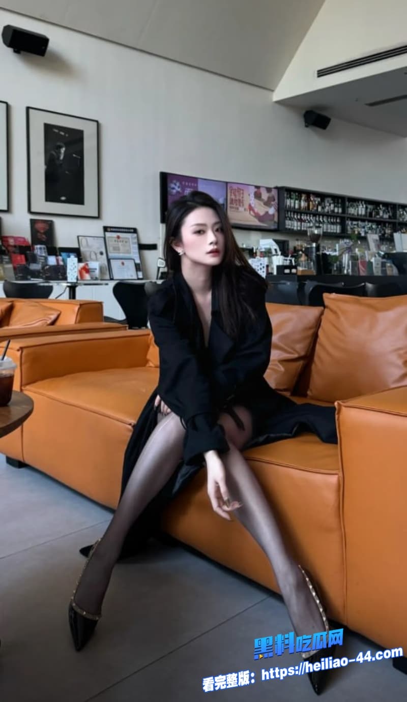 高颜值极品女神与男友出租屋自拍视频流出身穿黑丝骑乘狂操最后那段裸舞太销魂了5 高颜值极品女神与男友出租屋自拍视频流出身穿黑丝骑乘狂操最后那段裸舞太销魂了5