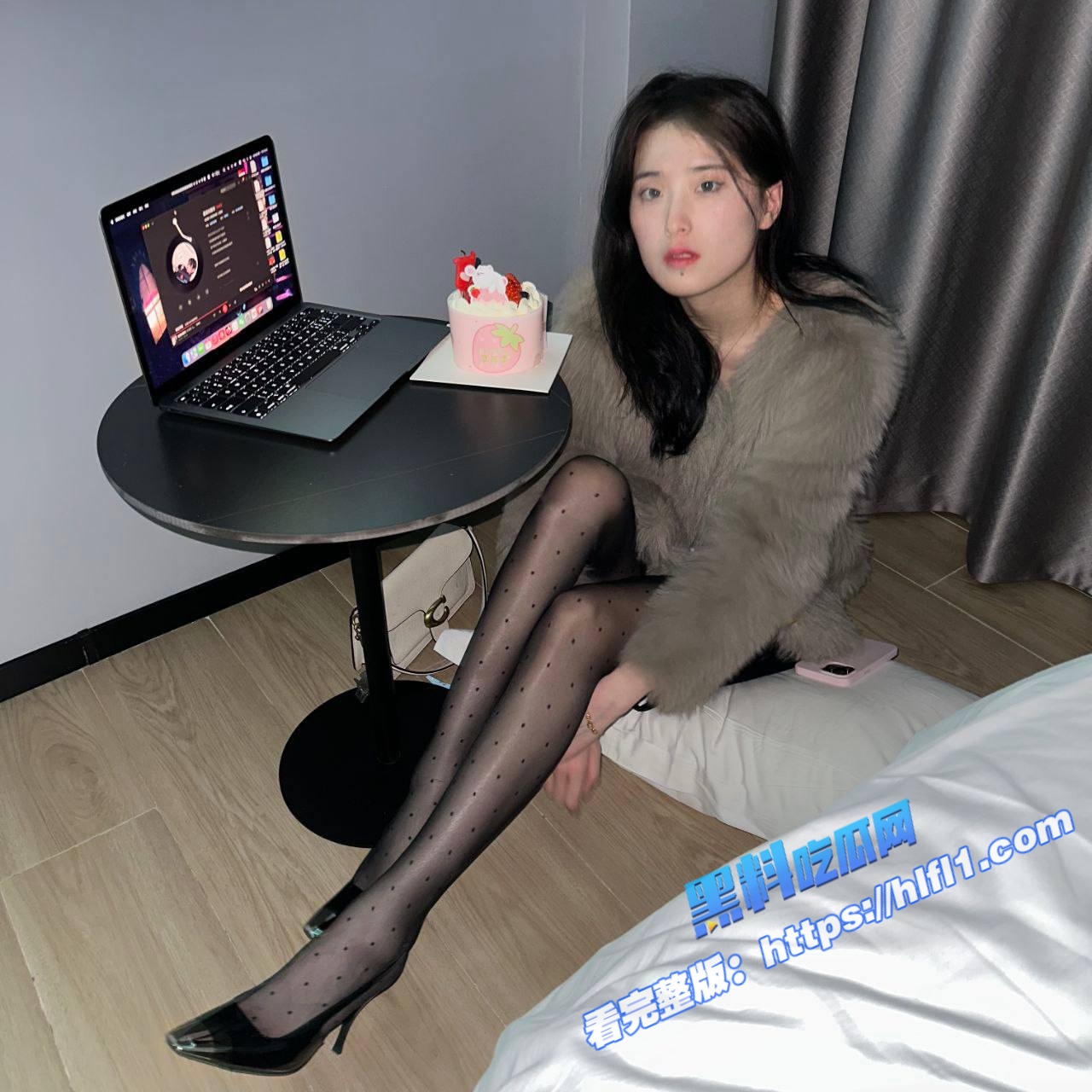 黑丝美腿前女友 十足反差骚货 口交足交服务周到 心甘情愿成为完美炮架！1