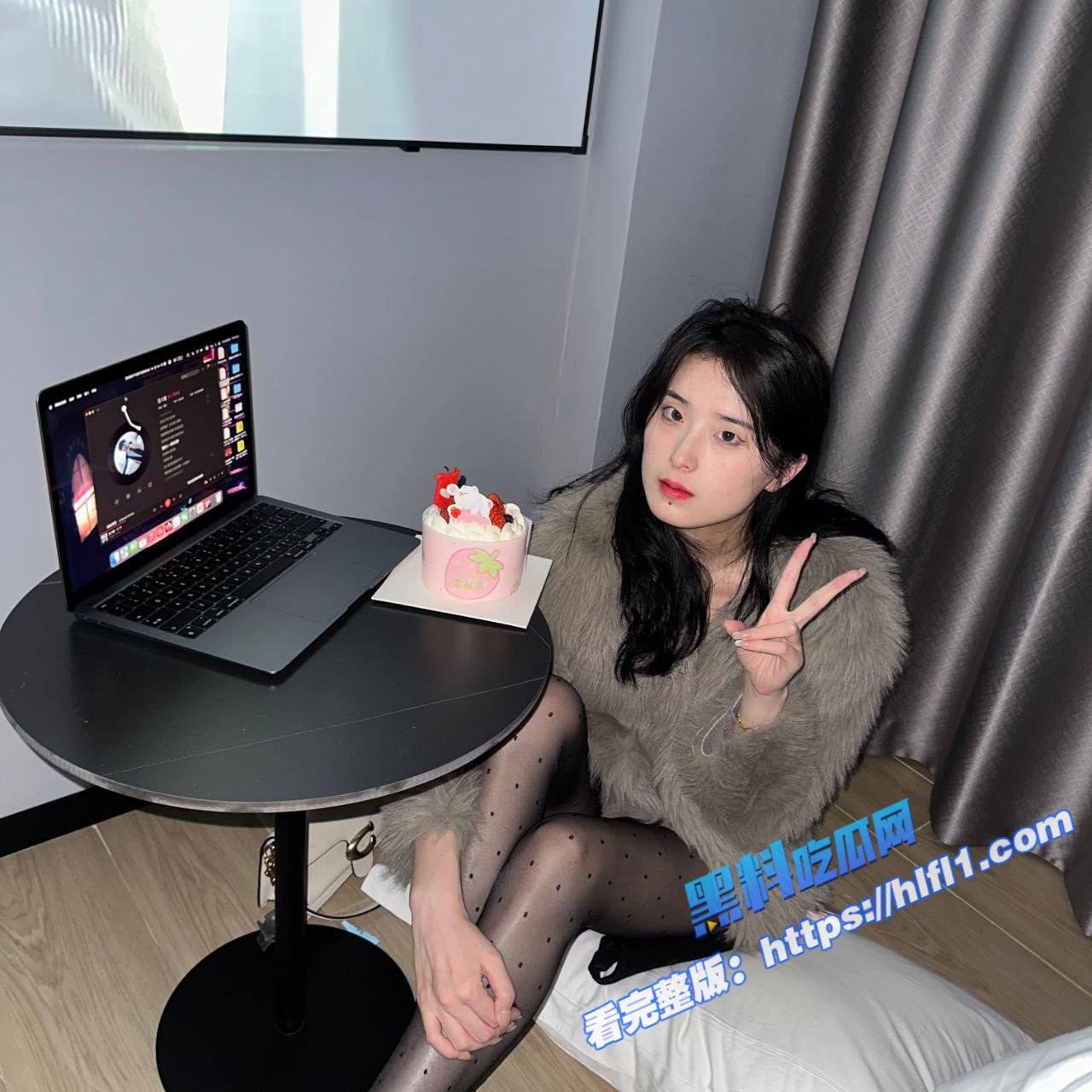 黑丝美腿前女友 十足反差骚货 口交足交服务周到 心甘情愿成为完美炮架！2