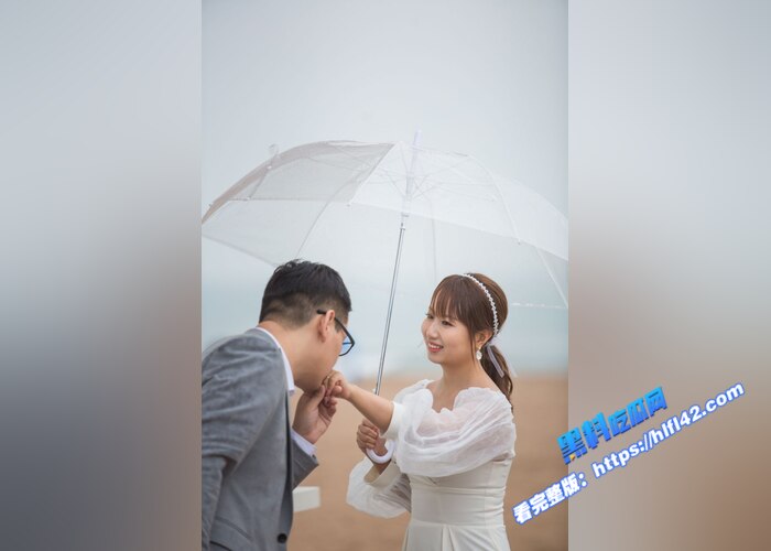 刚结婚不久的人妻少妇 可欣 被老公一顿调教 后入爆操她的蜜桃臀骚穴19