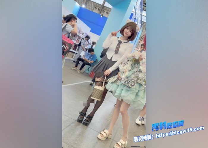 黑丝可爱JK妹子是什么内裤呢？