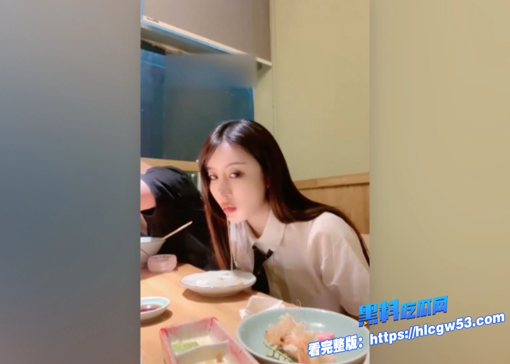 抖音370w网红小白nanno自曝线下训男视频完美露脸 2 抖音370w网红小白nanno自曝线下训男视频完美露脸 2