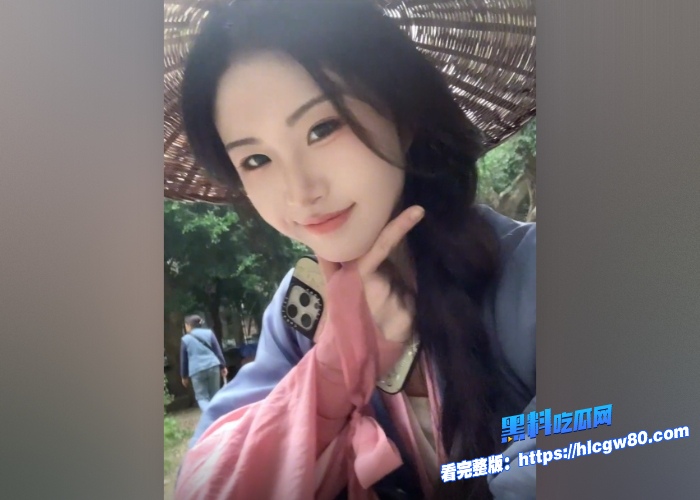 抖音近期爆火女神忙着吃饭因长相酷似刘亦菲1月内吸粉50w被人挖出早期其实是外围女视频曝光女神滤镜碎一地 图6 抖音近期爆火女神忙着吃饭因长相酷似刘亦菲1月内吸粉50w被人挖出早期其实是外围女视频曝光女神滤镜碎一地 图6