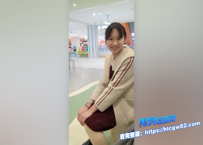 瓜友投稿绿帽瓜友主动曝光自己的娇妻出轨3P视频这么好看的老婆拿出来给人共享绿帽世界搞不懂9 瓜友投稿绿帽瓜友主动曝光自己的娇妻出轨3P视频这么好看的老婆拿出来给人共享绿帽世界搞不懂9