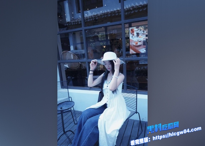 重度性瘾福利姬 优优 土豪定制1v1视频曝光全程淫语不断 黑丝美腿激情假屌自慰 1