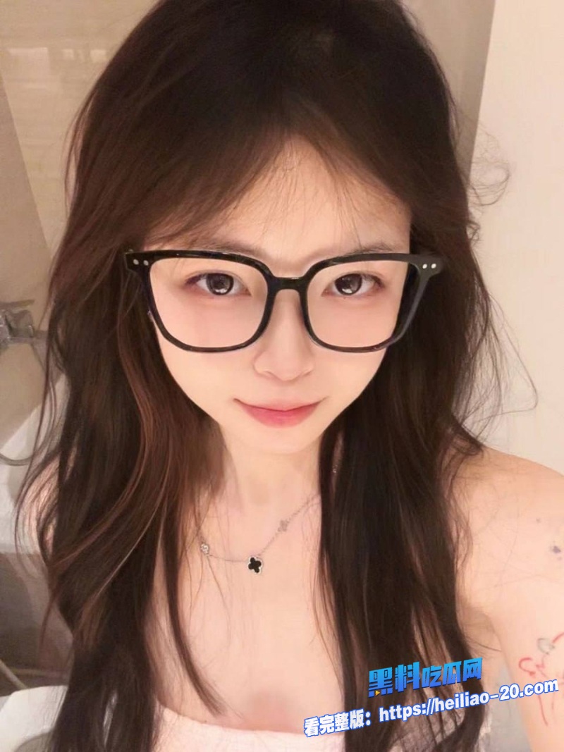 少女扶墙艰辛路男人的自信心莫过于此了白发少女请求出战骚货小穴就要大力操 2 少女扶墙艰辛路男人的自信心莫过于此了白发少女请求出战骚货小穴就要大力操 2