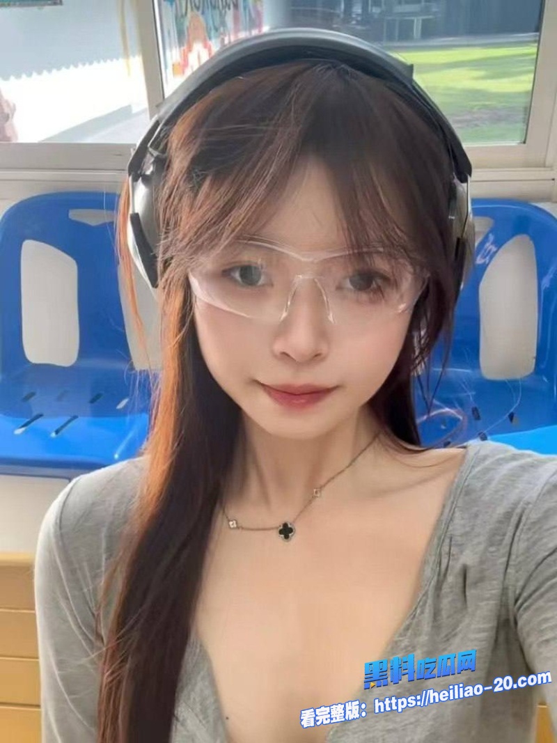 少女扶墙艰辛路男人的自信心莫过于此了白发少女请求出战骚货小穴就要大力操 3 少女扶墙艰辛路男人的自信心莫过于此了白发少女请求出战骚货小穴就要大力操 3