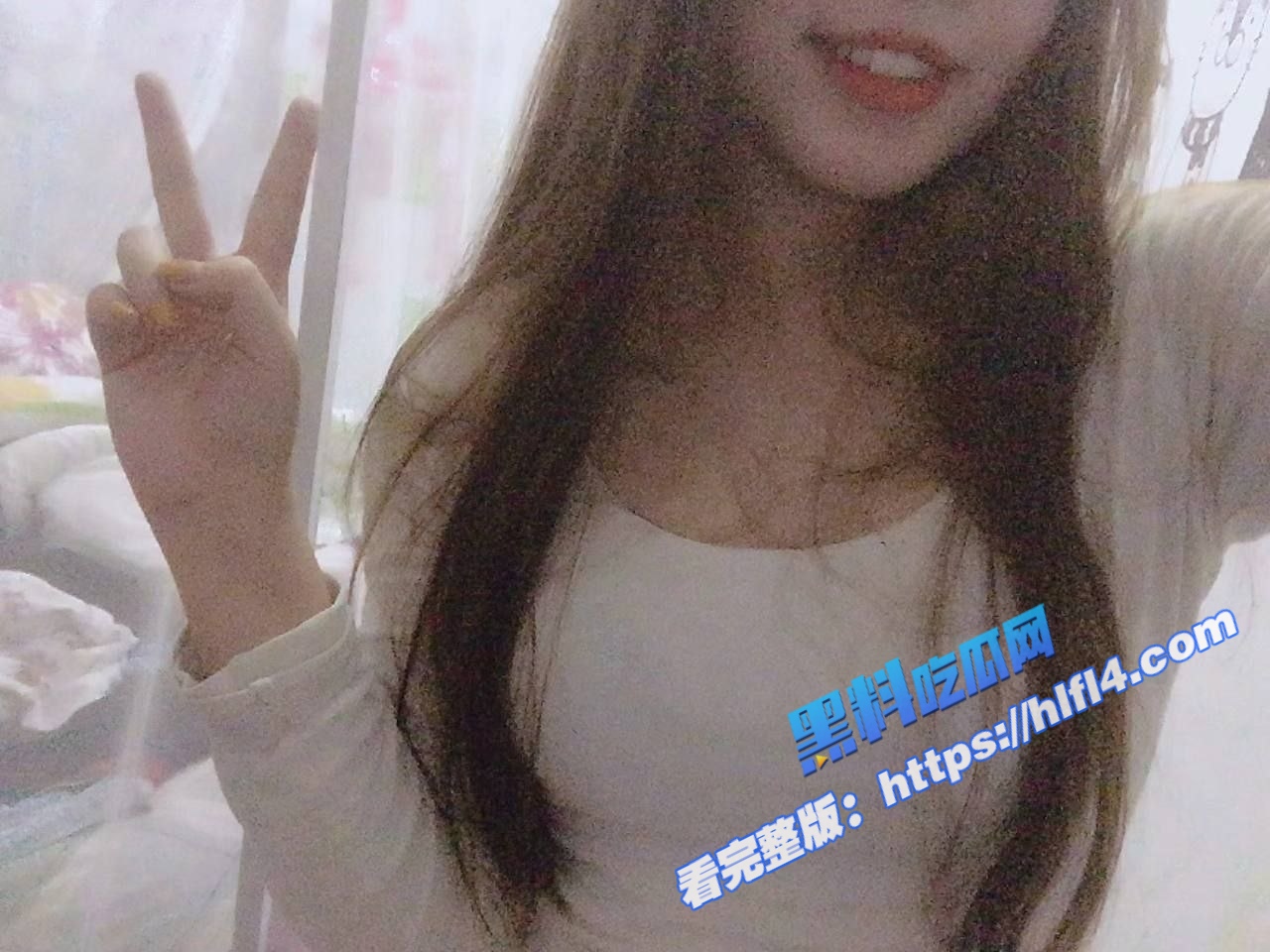 高颜值反差高中生 展示自己的身体 各种骚姿势粉嫩的小穴 图1