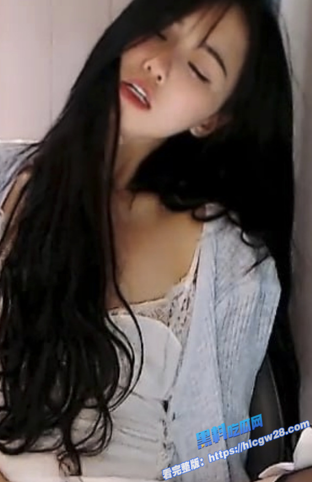 韩国人气亚裔美女 Aileen_koko 极品身材震动棒自慰跳蛋塞穴 翘起美臀等你插入！2